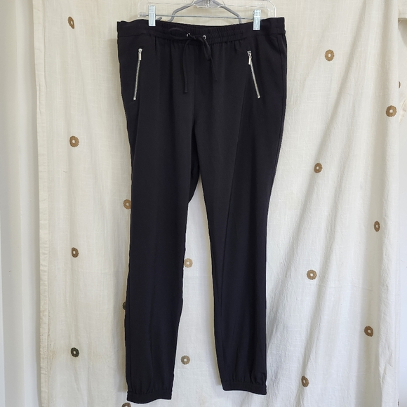 New York & Company Black Joggers Sleek Performance Sweatpants - Picture 1 of 8
